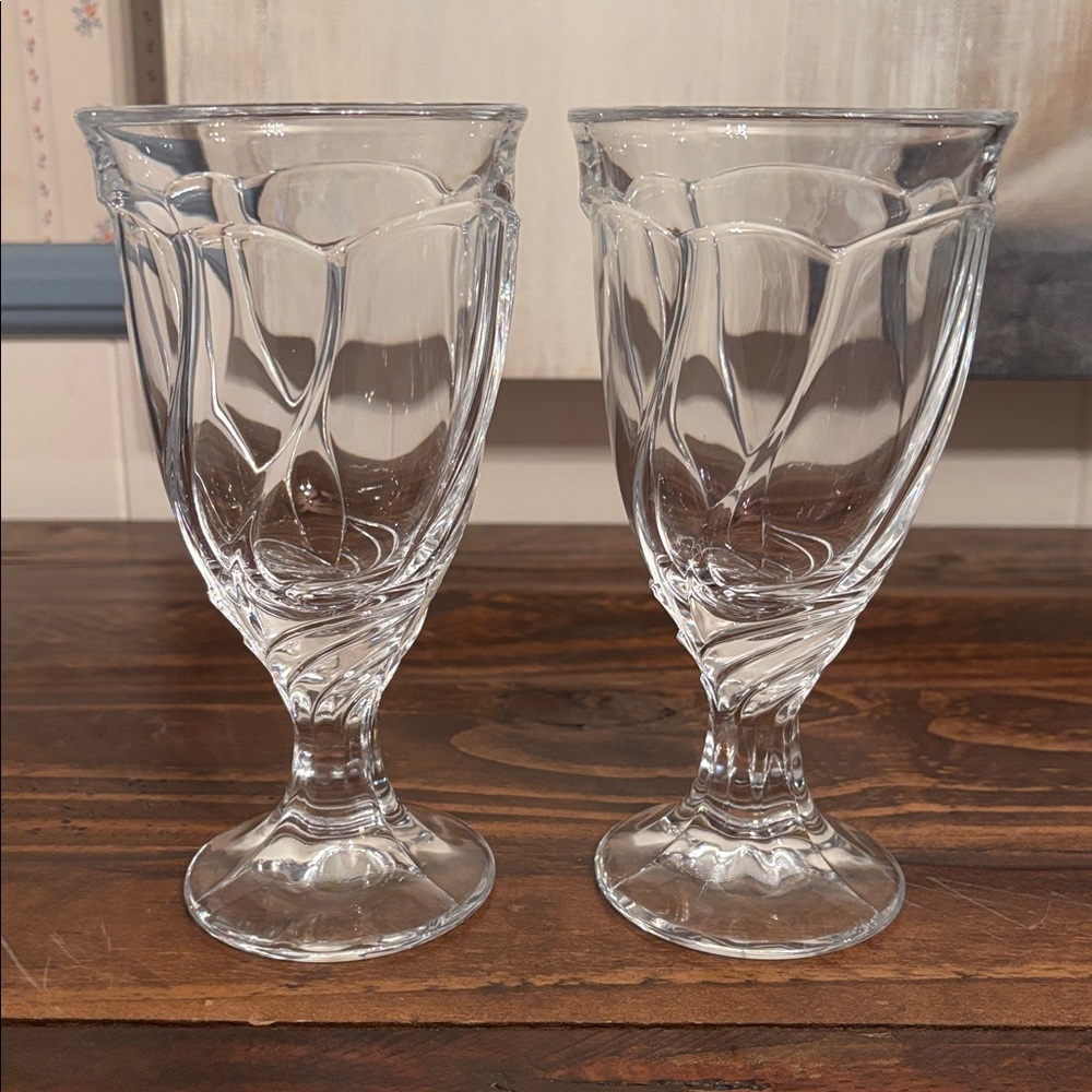 Noritake "Sweet Swirl-Clear" Water Goblet Pressed Glass Discontinued Pattern - Picture 7 of 7